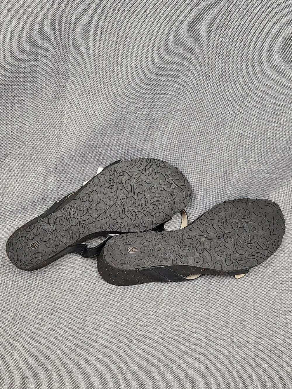 Teva Black Strap Wedge Sandals. 8.5 - Picture 9 of 11